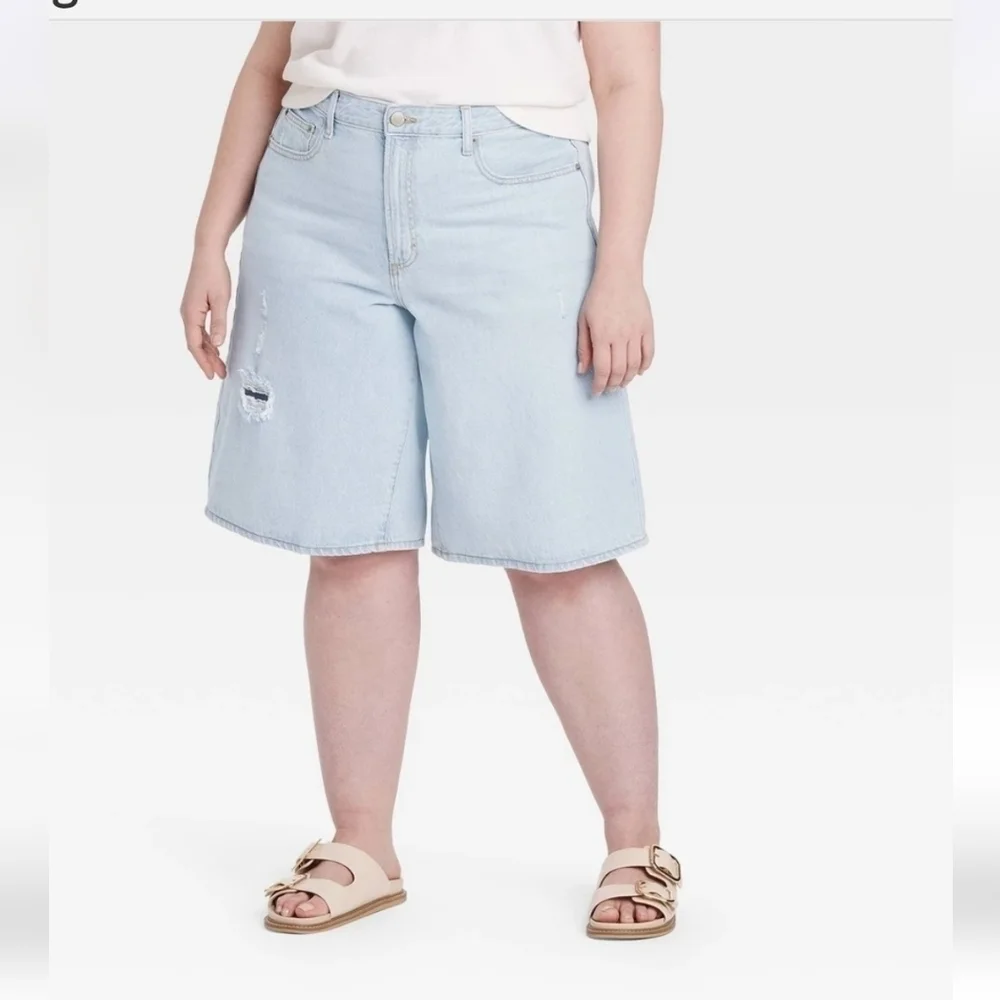 Universal Thread Denim Shorts Light Wash High Rise Size 17